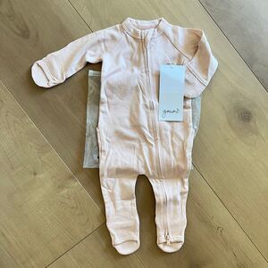 NWT Goumi Kids Rose Baby Footie SZ 0-3mo Pink Bamboo Zippy Sleeper Girls